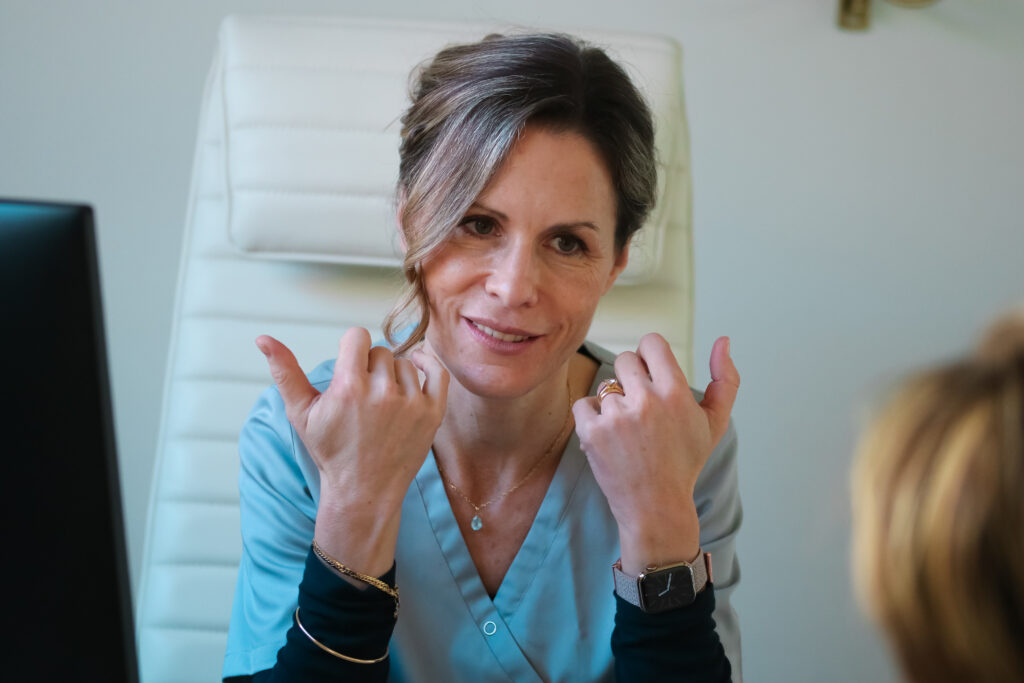 Un résultat naturel grâce à l'acide hyaluronique visage.